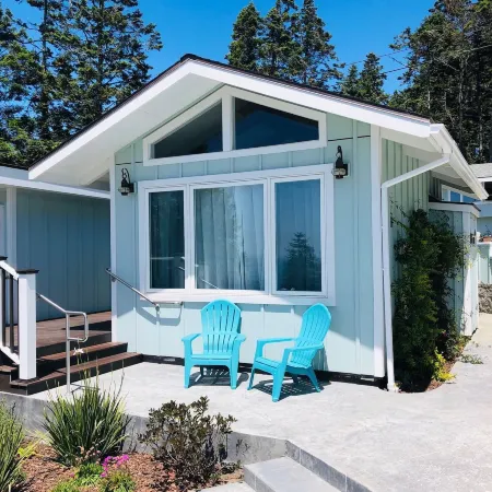 Seafoam Lodge