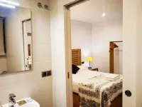 Apartamentos & Casa Rural Boada Con Jardin Interior y Barbacoa