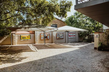 Ons Dorpshuis Guesthouse