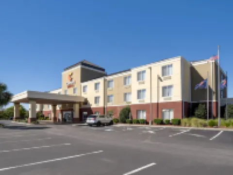 コンフォート スイーツ フォリー フォーリーのホテル