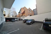 Garden Hotel - parking