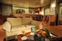 Vergina Hotel - Ramah Hewan Peliharaan