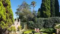 Villa Lugano Guesthouse Отели в г. Альбертон
