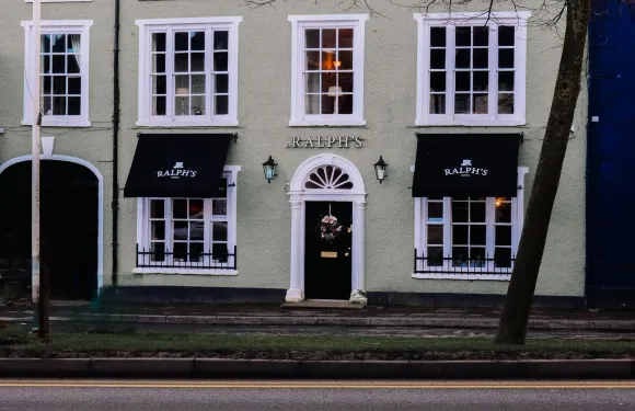 拉爾夫酒店