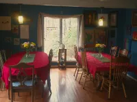 Lil Black Bear Inn Hotels in Brown County