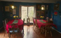 Lil Black Bear Inn Hotels in Brown County