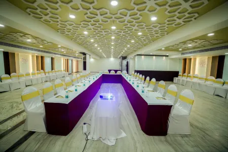 Raj Park- Hill View Отели в г. Тирупати