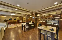 Clarks Inn Srinagar - breakfast