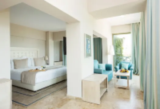 Marti la Perla - Adult Only+16