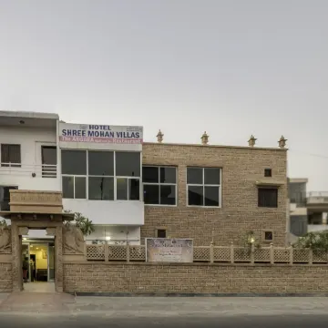 Shree Mohan Villas- Heritage Hotel Отели рядом с достопримечательностью «Башня с часами Ghanta Ghar»