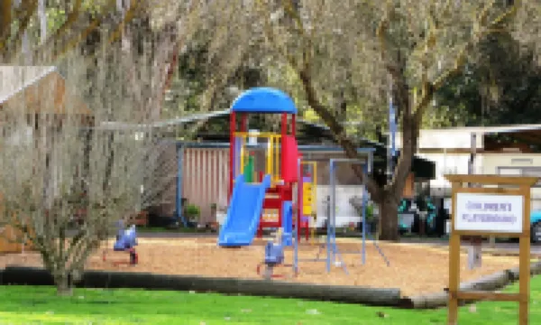 耶亞河岸房車公園 耶伊酒店