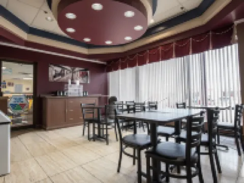 Argyll Plaza Hotel โรงแรมในเอ็ดมอนตัน