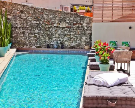 ホテル ラ ヴィラ ポール ドンティーブ & スパ アンティーブのホテル