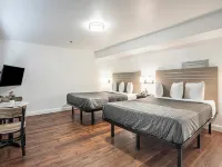 The Greens Hotel on Del Paso Các khách sạn gần Khu thương mại hội chợ Arden