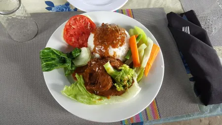 Castle Tree House Отели в г. Июиук