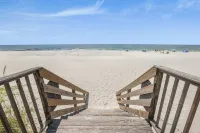 Bama Barefoot Beach House- Near Beach Pool