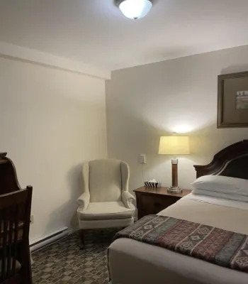 Hi-Way Motel