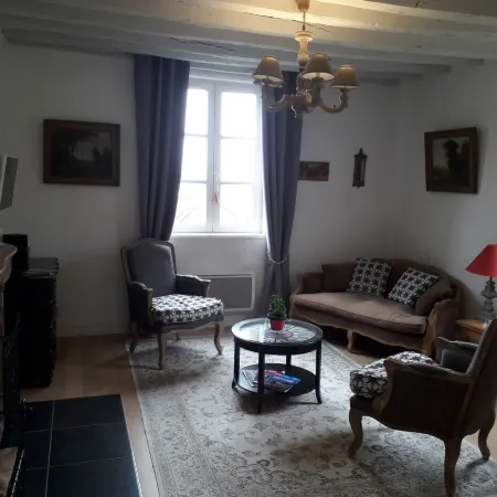 Petite Maison Romantique au Calme, Cœur Historique, Vue Ville et Jardin