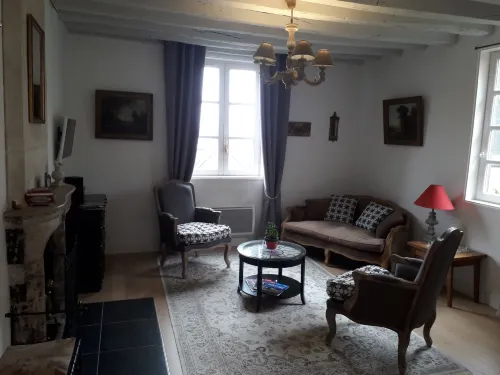 Petite Maison Romantique au Calme, Cœur Historique, Vue Ville et Jardin - ห้องครัว