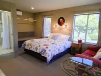 Blue Ridge Studios and Bed & Breakfast