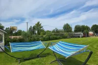 Comfortable Apartment, Pool, Sauna, Jacuzzi Hotels near Camping Malediven