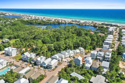 30A - the Charming Blue Haven by PHG Hôtels à : Santa Rosa Beach