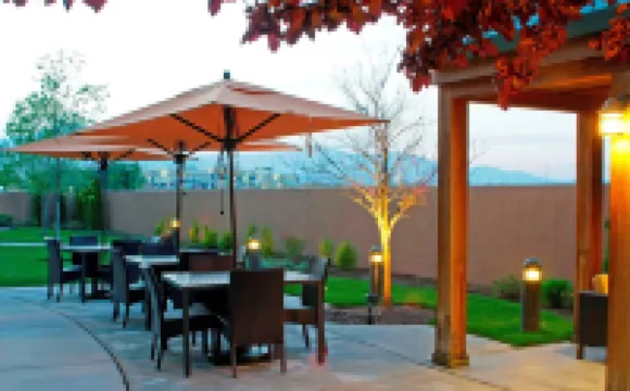 コートヤード・バイ マリオット・メドフォード・エアポート