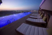 Carnelian Muscat - Airport Hotel - Pools