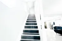 2 Homes, 1 Stay-7Br Niagara Falls Compound Hotels in Lewiston