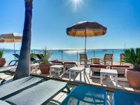 Bor Hôtel & Restaurant - Plage privée Hotels in Hyeres