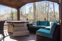 Cozy and Comfy with Lake Access