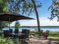 Lake House Hotels in Delavan