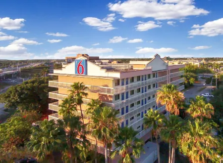 Motel 6-Cutler Bay, FL Отели в г. Палметто-Истейтс