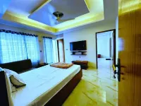 Amir Hamza Mia Palace