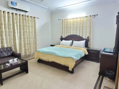 Hotel Seven Lodges Hotels in Bath Island