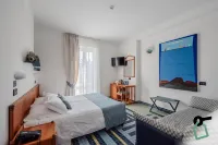 HOTIDAY Room Collection - Le Grazie Các khách sạn ở Le Grazie