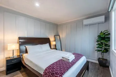 Stunning LA Luxury Retreat Ideal for Work or Play Hotels near Fatty Ding Square