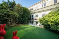 Favorite Stays - Suite and More - Deluxe Hotels in der Nähe von St. Cosmas Apotheke