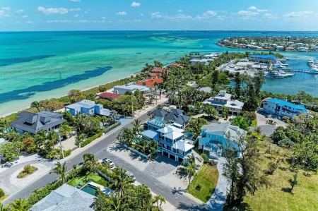 The TipSea Turtle Managed by Beach Retreats