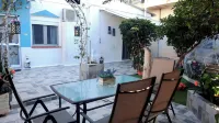 Relax in Elliniko Hidden Gem-vintage Bungalow With Garden and Hot Tub in an Iglo