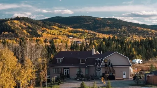 River Retreat Kananaskis Hotels in Foothills County