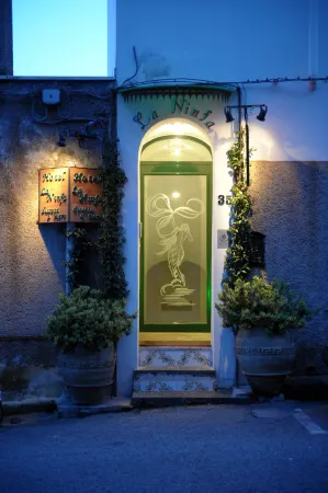 Hotel la Ninfa Отели рядом с достопримечательностью «Собор Св. Андрея»