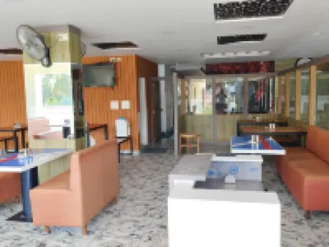 hotel white palace Hotels in Mandya