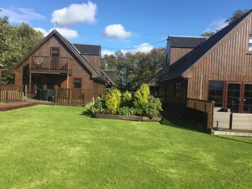 La Fortuna Lodges Hotels in Alloa