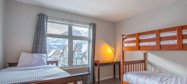 Top Floor Condo - 2Br & AC with Mountain Views Hôtels à&nbsp;: Canmore