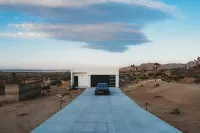 Stunning Hot Tub and Outdoor Oasis - Exquisite Desert Retreat