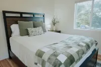 The Charlotte House— Bedrooms with Soaking Tub and Spa Shower in Salt Lake City Hôtels à proximité de : Millcreek Canyon Winter Gate