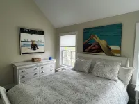 The Sandbox! Completely renovated in-town 3br, 2+ bath with pool & poolhouse. Hotels near Hank's Pumpkintown