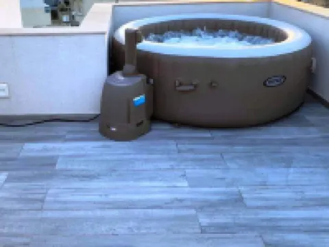 Seafront Penthouse Triplex- Roof Terrace & Hot Tub