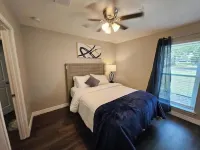 SUPERHOST/Luxury Comfort Cove/Crib/High Chair! AT&T/6Flags/3.8miles